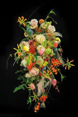 Halla_teardrop-bouquet